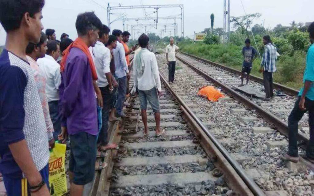 वाराणसी: तंगी से परेशान वृद्ध ने ट्रेन के सामने कूदकर की आत्महत्या