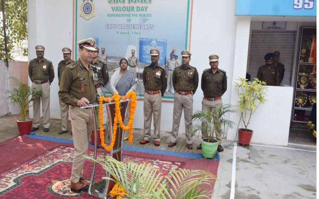 वाराणसी: सीआरपीएफ 95 बटालियन ने हर्षोल्लास से मनाया 71वां गणतंत्र दिवस