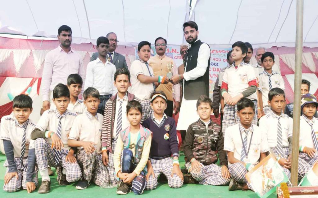 जौनपुर: एसएन ग्लोबल पब्लिक स्कूल में धूमधाम से मनाया गया गणतंत्र दिवस