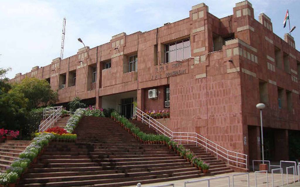Breaking: छात्रा ने 'योगी' पर लगाया यौन उत्पीड़न का आरोप, पुलिस ने दर्ज किया मुक़दमा