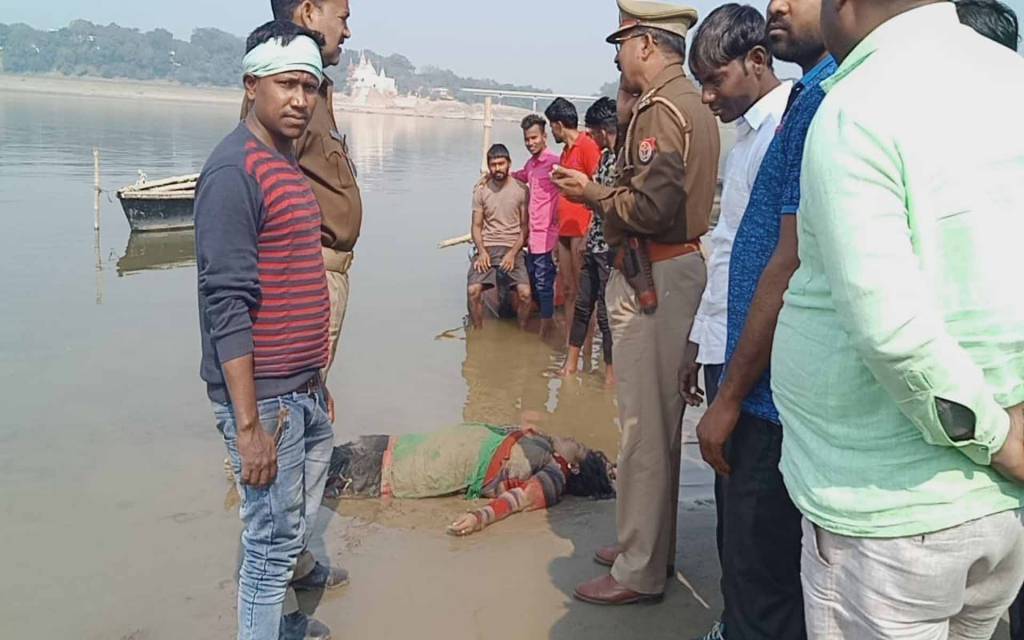 वाराणसी: पड़ाव गंगा घाट पर मिला महिला का शव, शिनाख्त में जुटी पुलिस