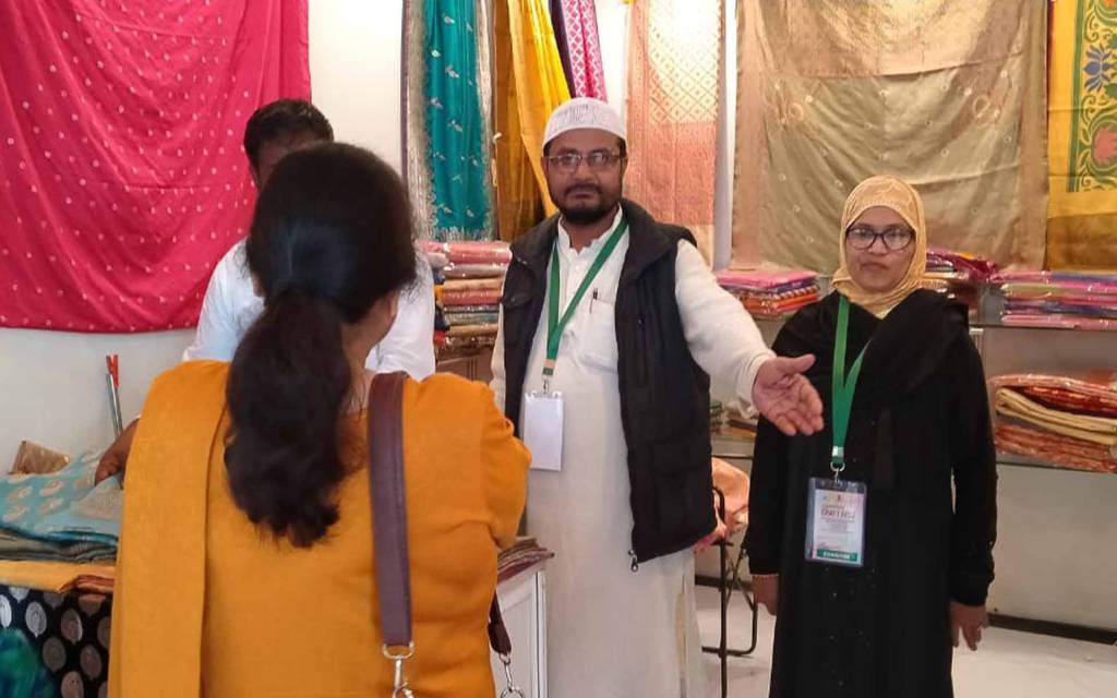 वाराणसी: महिला दिवस पर नेशनल प्रदर्शनी में बनारस की शाहिना ने किया यूपी का प्रतिनिधित्व