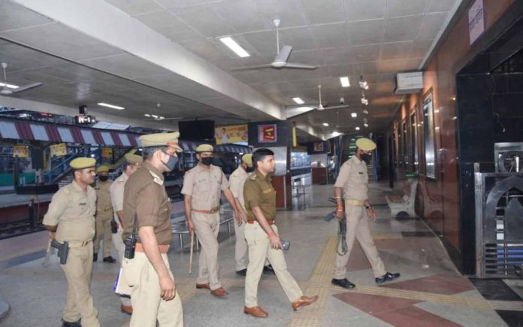वाराणसी: लॉकडाउन का उल्लंघन करने पर 45 पर एफआईआर, 33 हुए गिरफ्तार