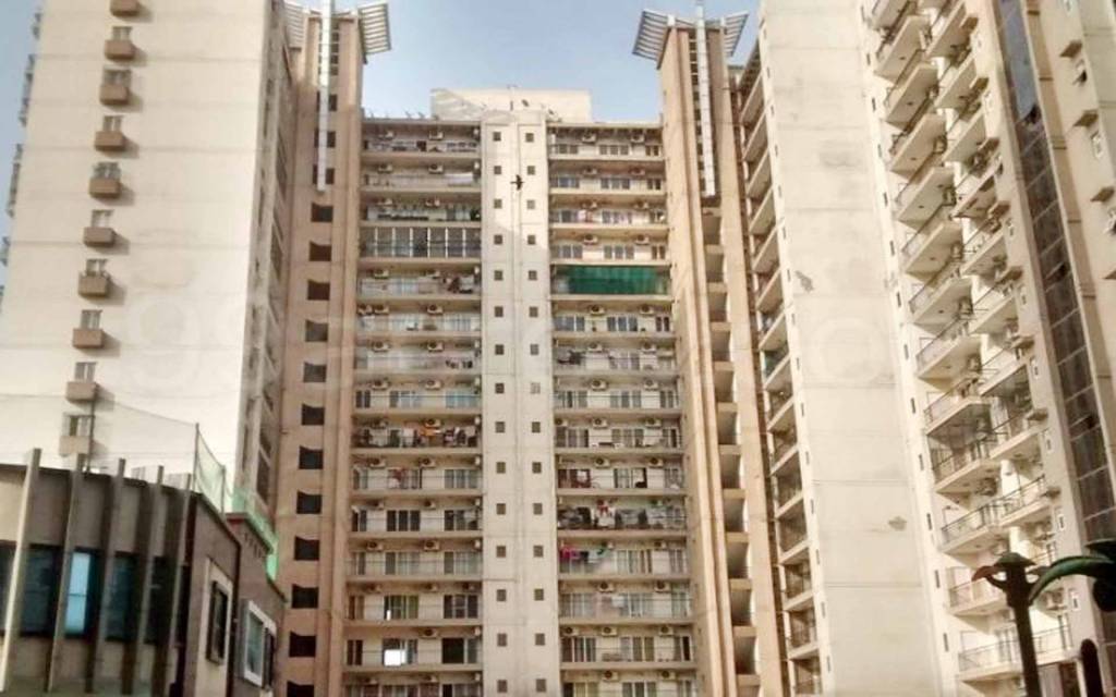 लॉकडाउन की वजह परेशान थीं टीचर, 17वीं मंजिल से कूदकर कर की आत्महत्या