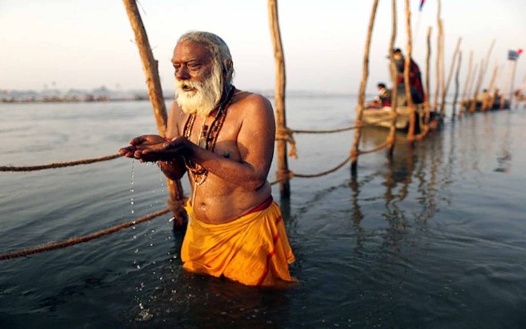 वाराणसी: गंगा स्नान पर प्रतिबंध लगाने पर शंकराचार्य ने जताया कड़ा विरोध, कहा- अविवेकपूर्ण निर्णय