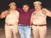 25 हजार का इनामी एनकाउंटर में गिरफ्तार, बुजुर्ग की हत्या कर भाग रहा था मुंबई