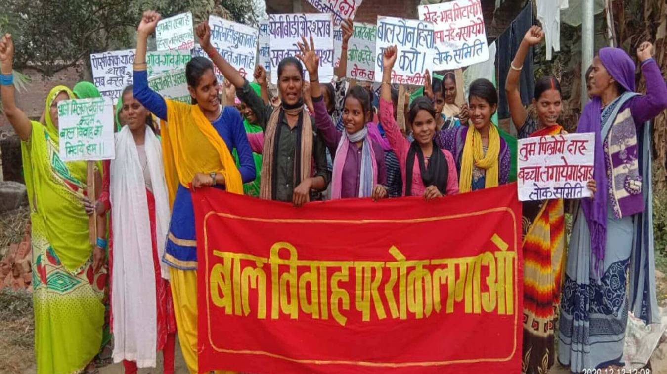 बेटियों ने सामाजिक कुरीतिओं के खिलाफ निकाली रैली, लोगों को जागरूक करने का किया प्रयास 