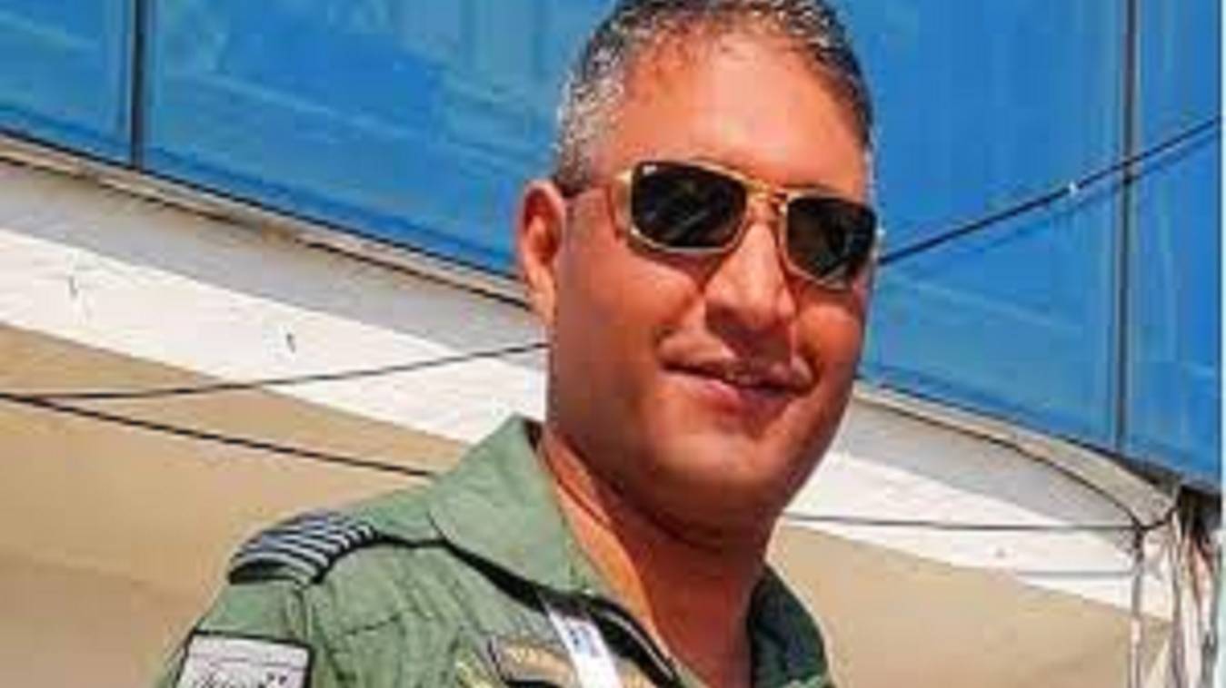 सीडीएस के साथ हेलिकॉप्टर हादसे में घायल ग्रुप कैप्टन वरुण सिंह का निधन