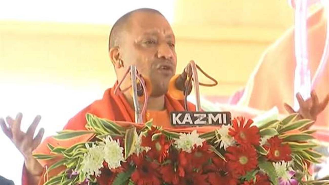 सीएम योगी ने 1500 करोड़ की परियोजनाओं का जौनपुर में किया लोकार्पण, सीएम बोले; पिछली सरकार खजाने में डकैती डालने का करती है काम 