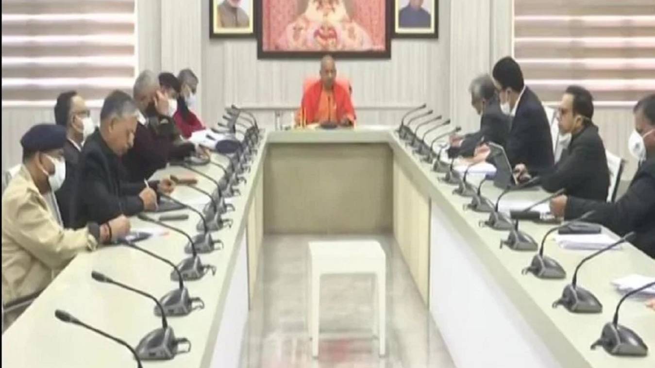 सीएम ने जारी किए नए दिशानिर्देश: 25 दिसंबर से रात 11 बजे से सुबह 5 बजे तक लगेगा नाइट कर्फ्यू ,शादियों में 200 से ज्यादा लोगों को इजाजत नहीं