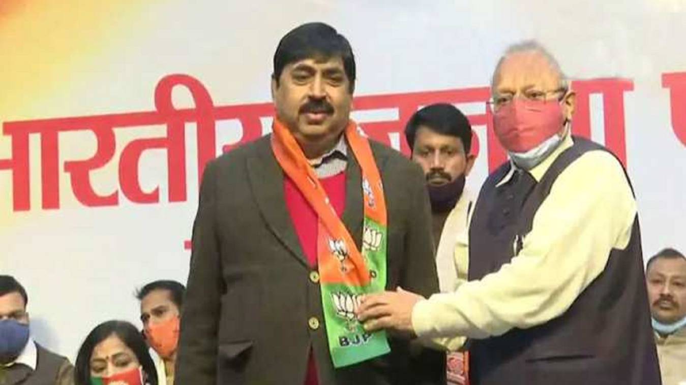 UP Election 2022: BJP में शामिल हुए मुलायम के रिश्तेदार प्रमोद गुप्ता