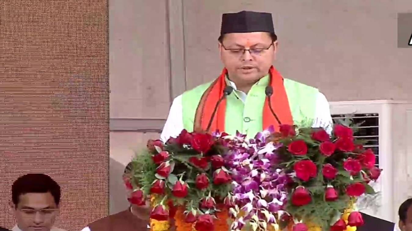 उत्तराखंड के 12वें मुख्यमंत्री बने पुष्कर सिंह धामी, 8 मंत्रियों ने भी ली शपथ