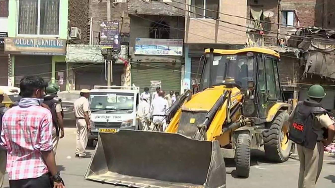 सुप्रीम कोर्ट के आदेश पर रोकी गई अवैध निर्माण ढहाने की कार्रवाई, कल होगी सुनवाई