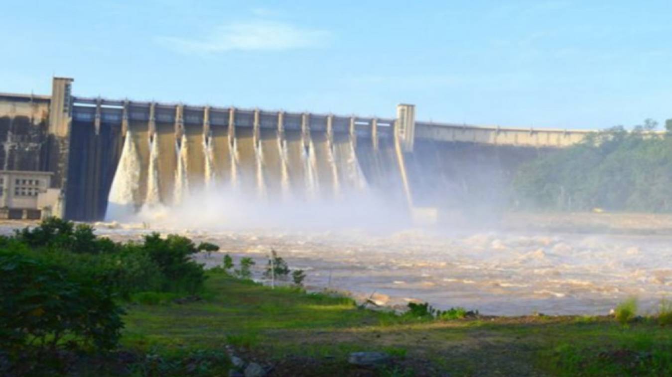 कोयले के बाद अब परियोजनाओं में गहराया पानी का संकट