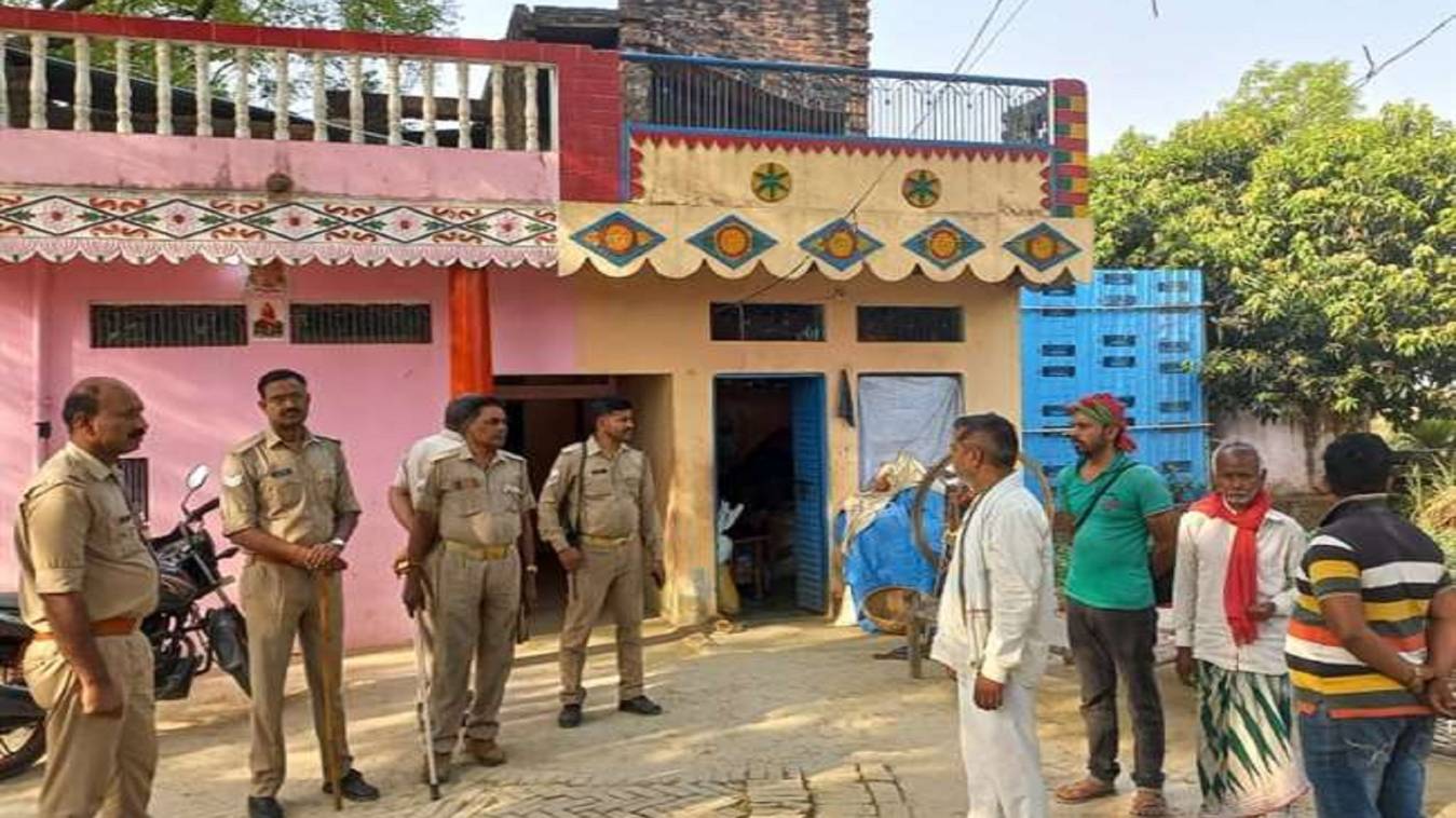 जौनपुर में सनकी भतीजे ने पारिवारिक कलह में परिवार के 4 लोगों को मारी गोली, एक की मौत तीन घायल 