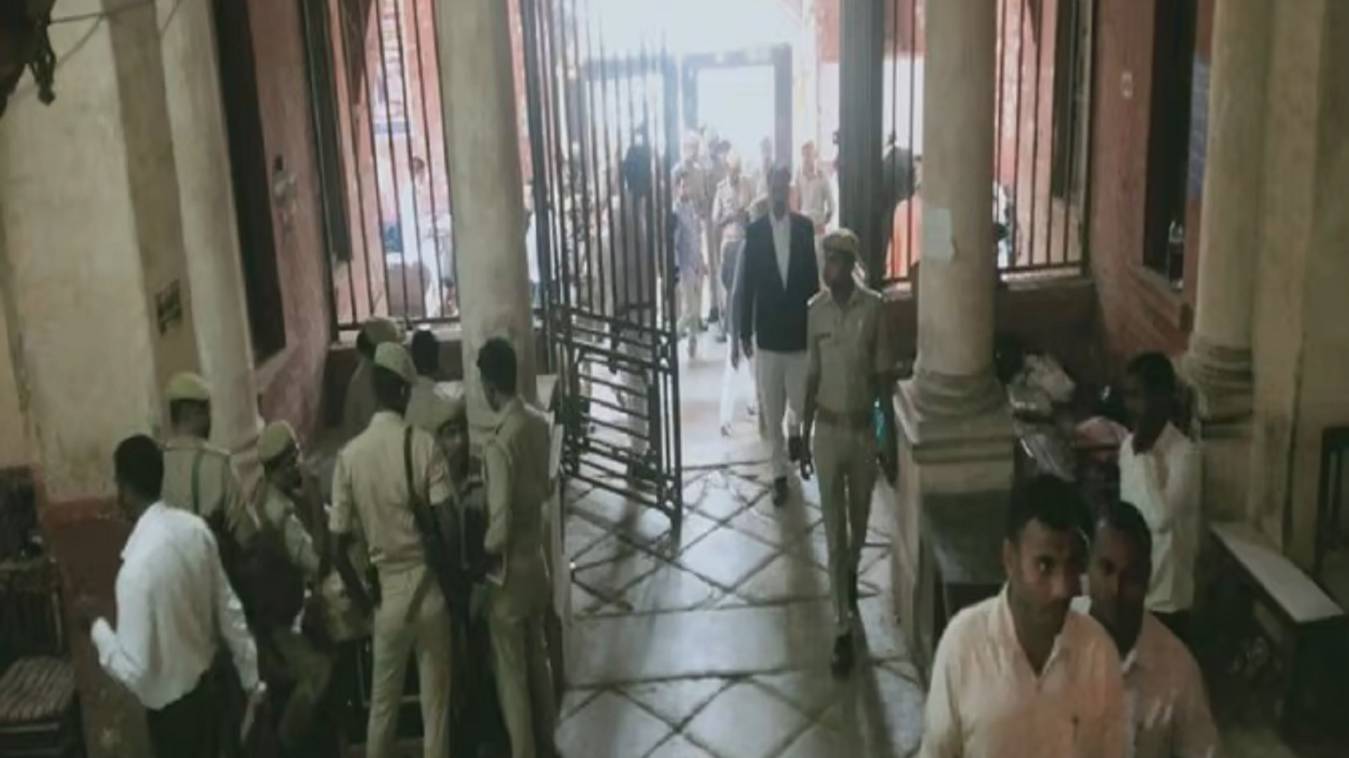 स्पेशल एडवोकेट कमिश्नर ने दाखिल की 15 पन्ने की सर्वे रिपोर्ट, अब 23 को सुनवाई