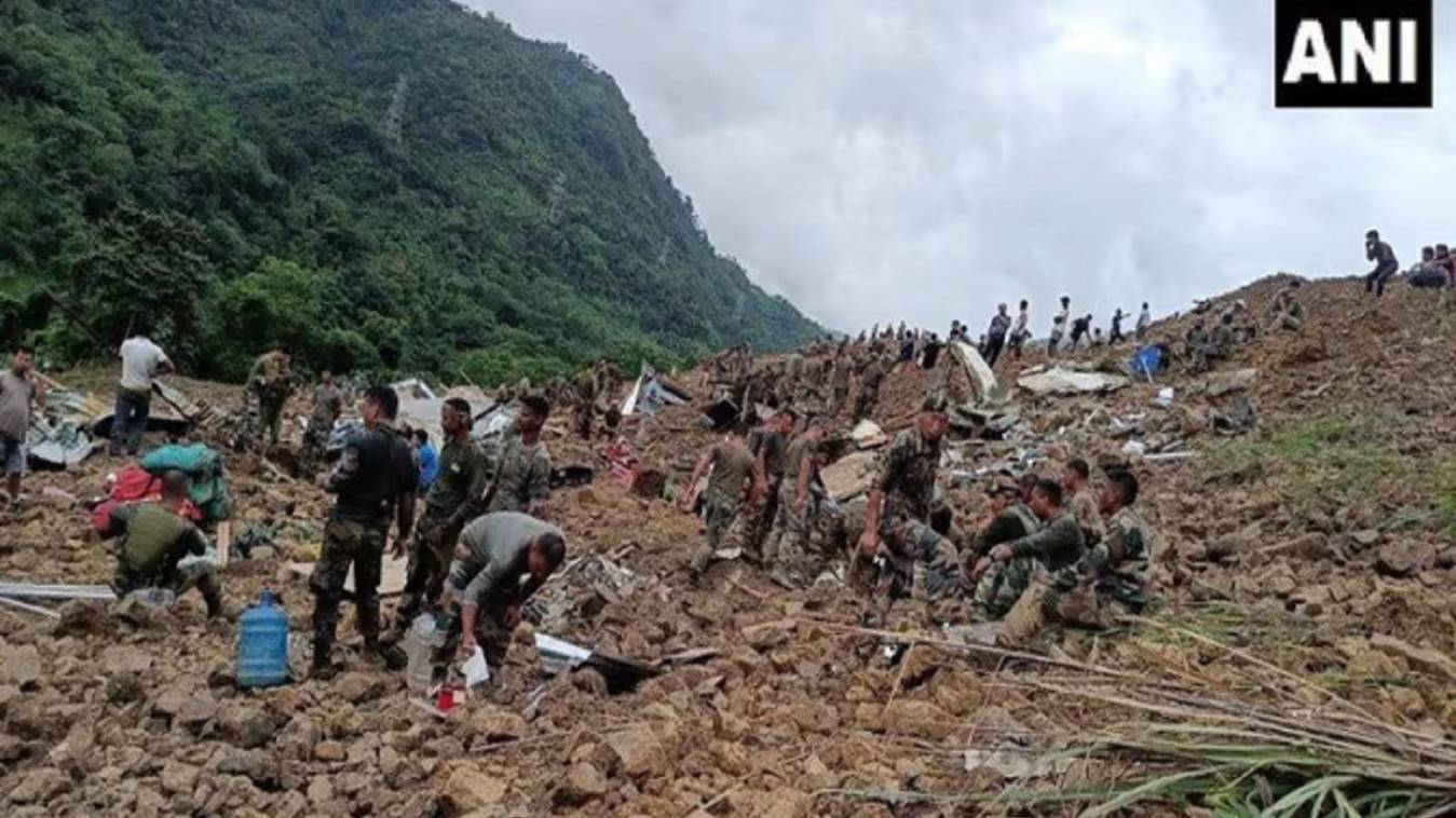 मणिपुर: भूस्खलन में धंसा आर्मी कैंप: 7 की मौत, 45 लापता, बाकी की तलाश जारी