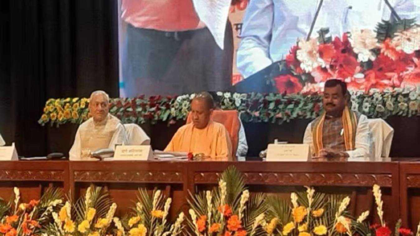  सीएम योगी ने 50.10 लाख गन्ना किसानों को प्रदान किए अंश प्रमाण पत्र