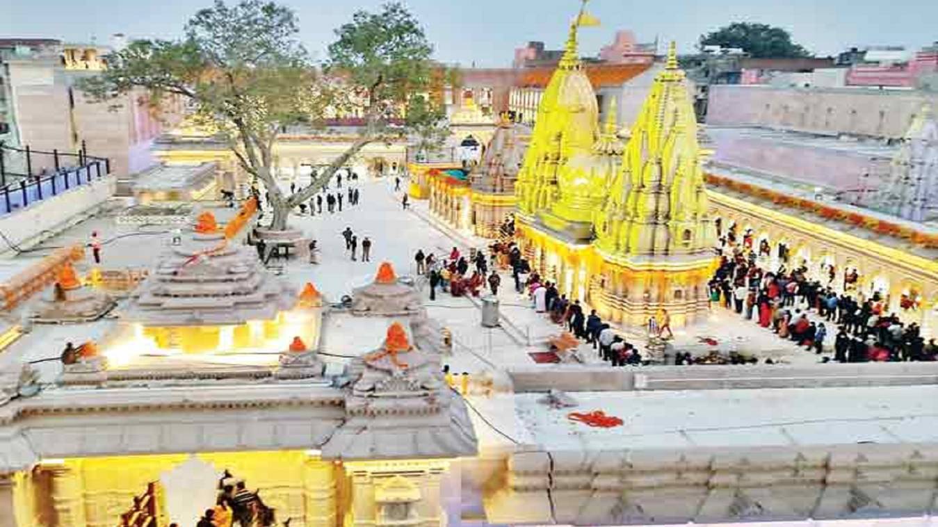 सावन के पहले सोमवार के लिए तैयार काशी