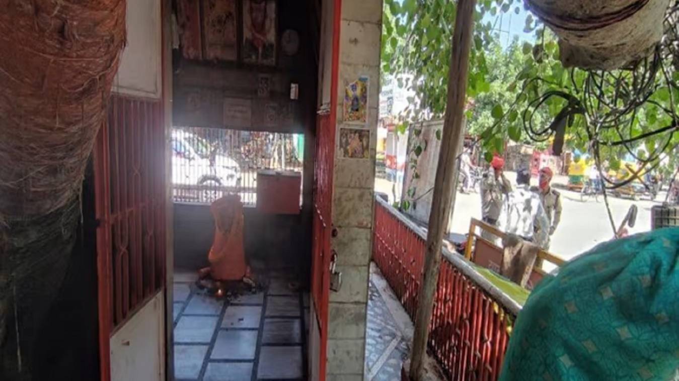 भिखारीपुर तिराहे पर दैत्रावीर मंदिर से चोरी 