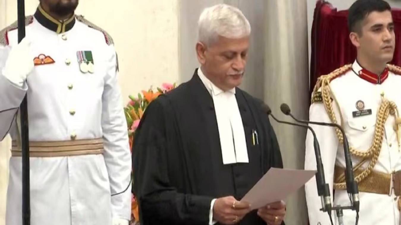 जस्टिस उदय उमेश ललित ने ली मुख्य न्यायाधीश पद की शपथ, राष्ट्रपति द्रौपदी मुर्मू ने दिलाई शपथ