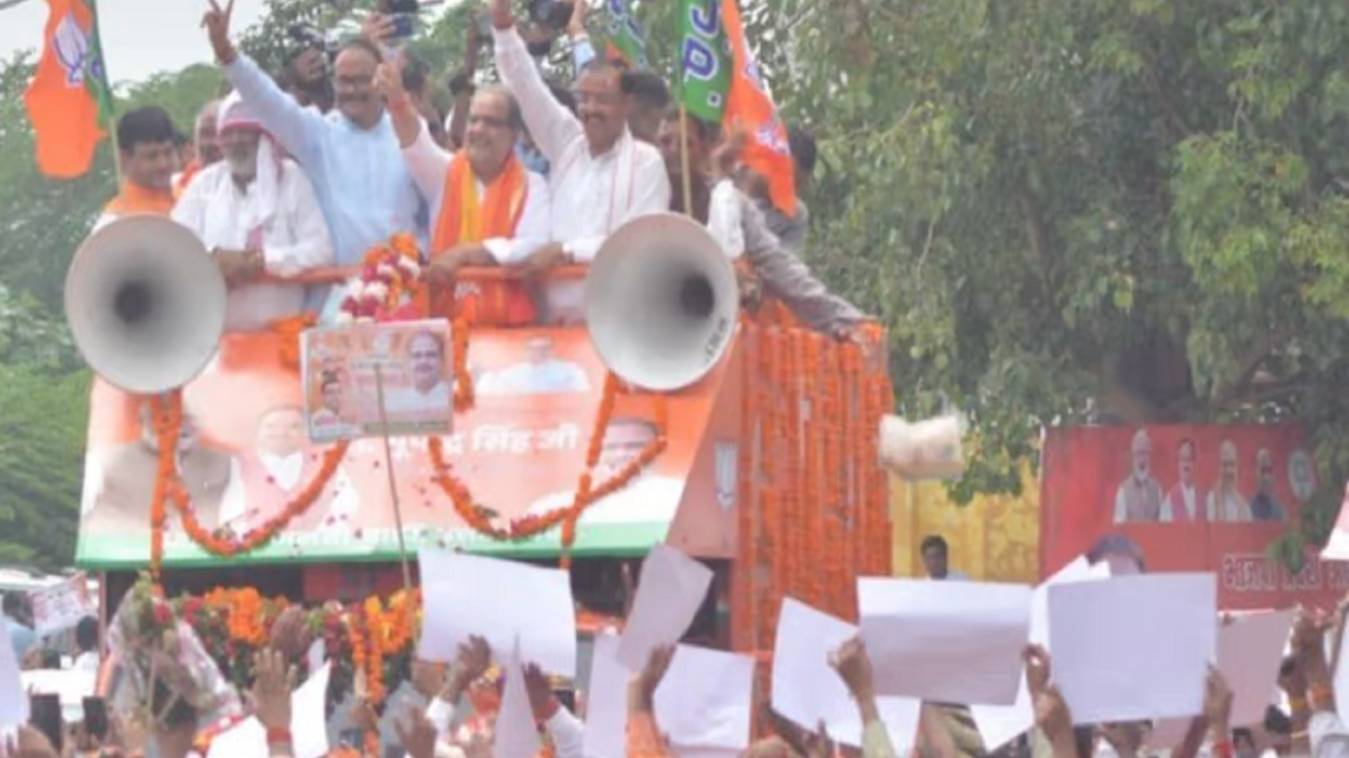 नवनियुक्त भाजपा अध्यक्ष के लखनऊ पहुंचने पर हुआ भव्य स्वागत