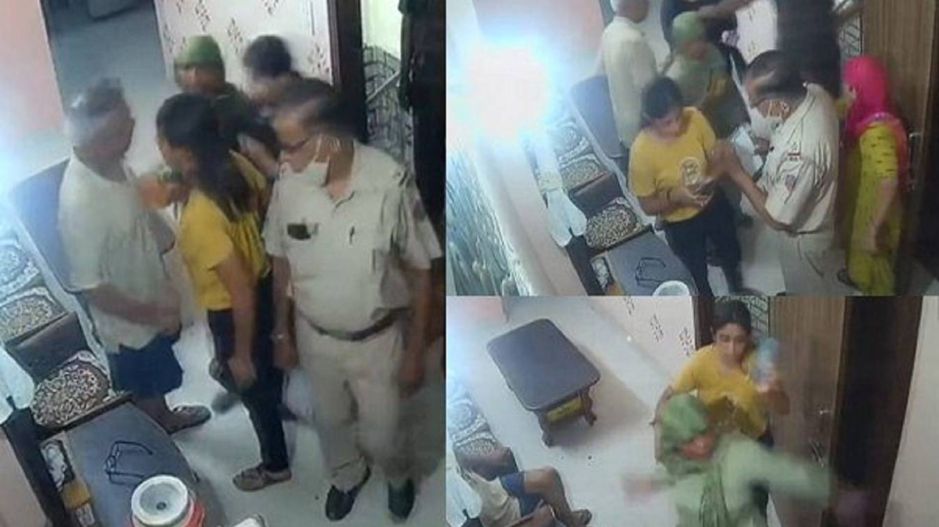 दिल्ली पुलिस की महिला सब इंस्पेक्टर ने बुजुर्ग ससुर को मारे एक के बाद एक कई थप्पड़, Video वायरल