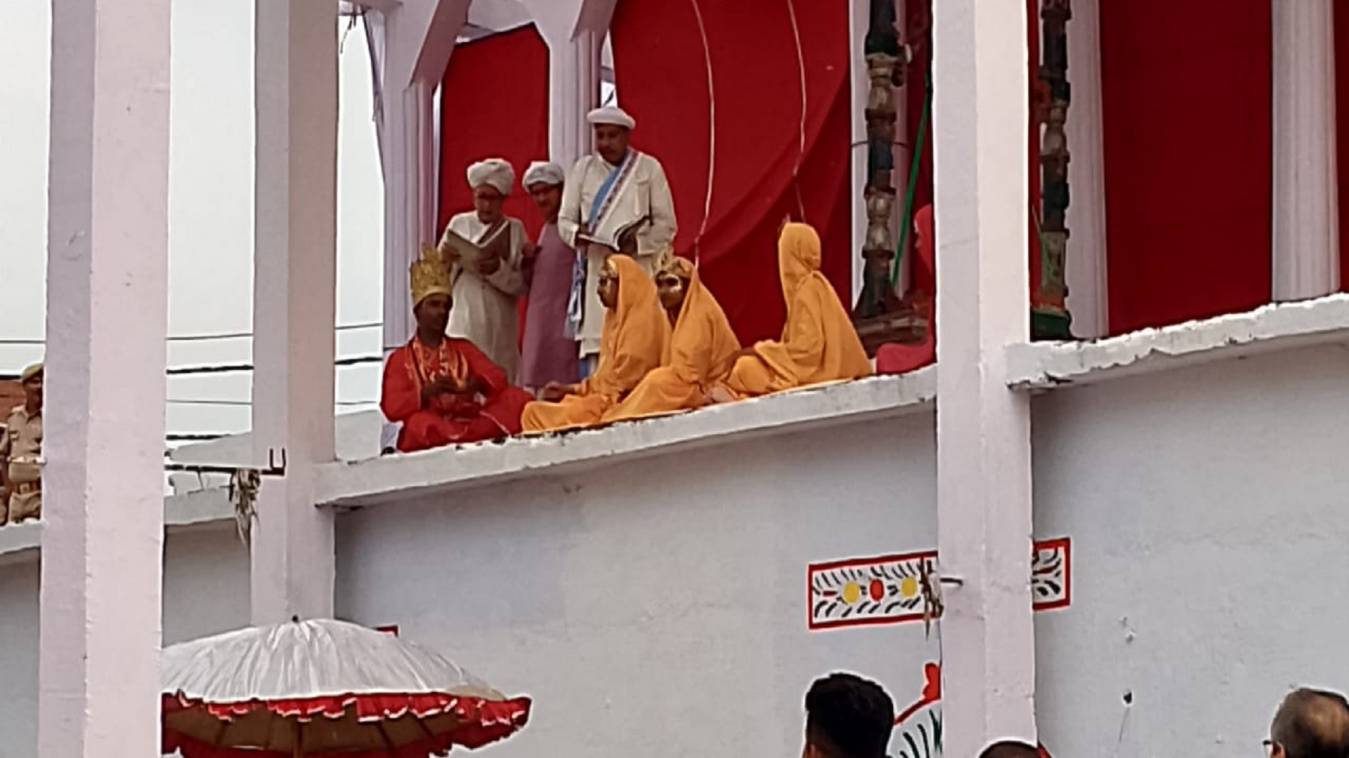 लीलास्थली पर प्रभु के जन्म बाद गूंजे बधाई गीत