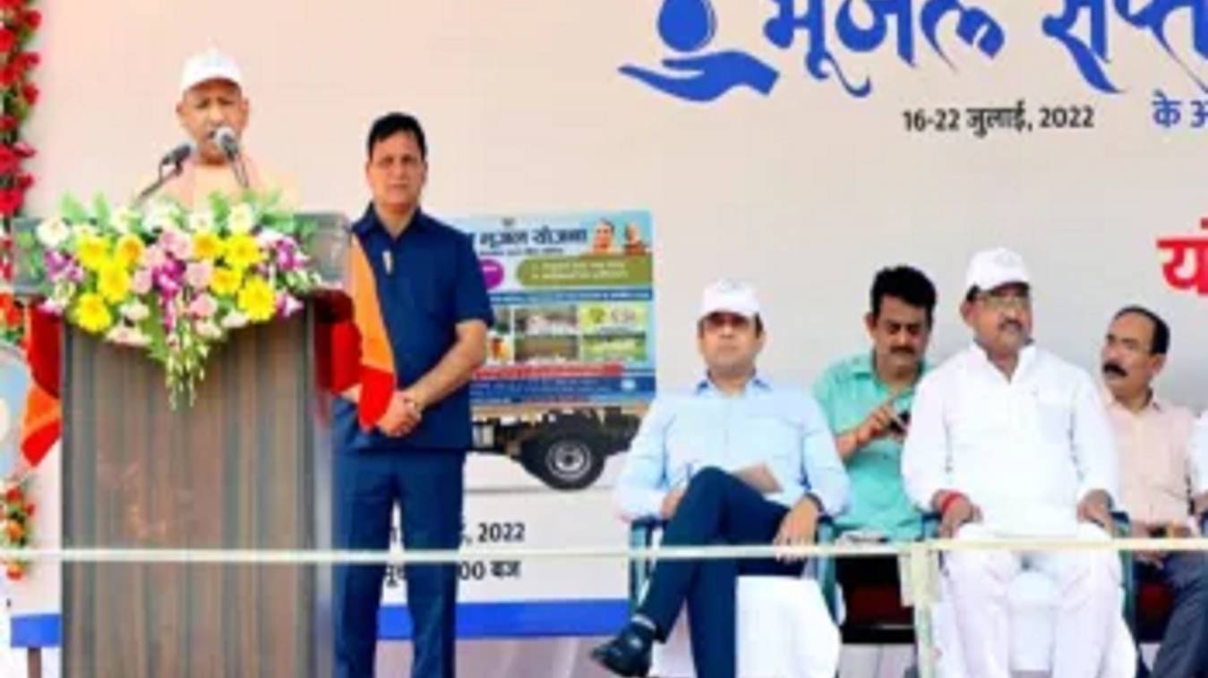 सीएम योगी ने 56 जिलों के लिए मॉर्डन प्रिजन वैन का किया शुभारंभ, बोले-स्वस्थ्य समाज हमारा लक्ष्य