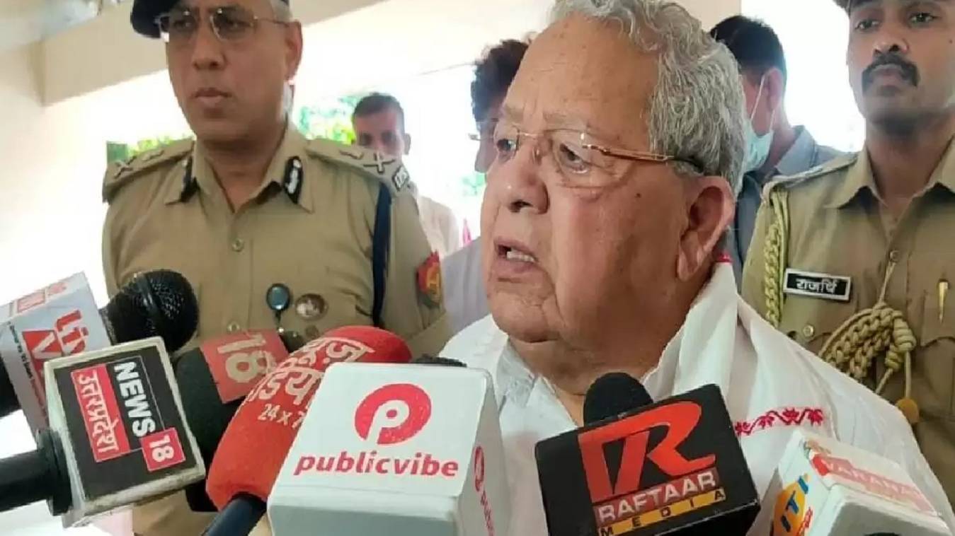 वाराणसी पहुंचे राज्यपाल कलराज मिश्रा, आज शाम को श्रीकाशी विश्वनाथ धाम व संकटमोचन मंदिर में करेंगे दर्शन पूजन