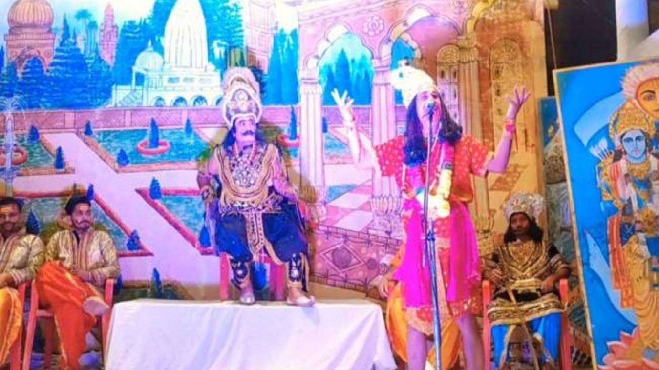 Ramnagar Ki Ramlila: लंका दहन का हुआ मंचन, जय बजरंगबली के नारे से गूंजा लीलास्थल