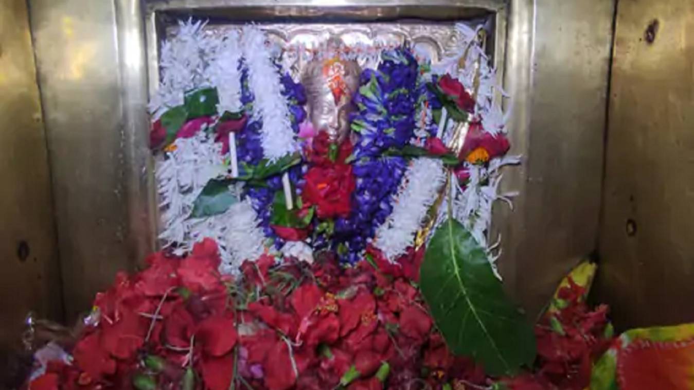 नवरात्रि का छठा दिन आज: मां कात्यायनी के दर्शन के लिए मंदिर में श्रद्धालुओं का लगा तांता