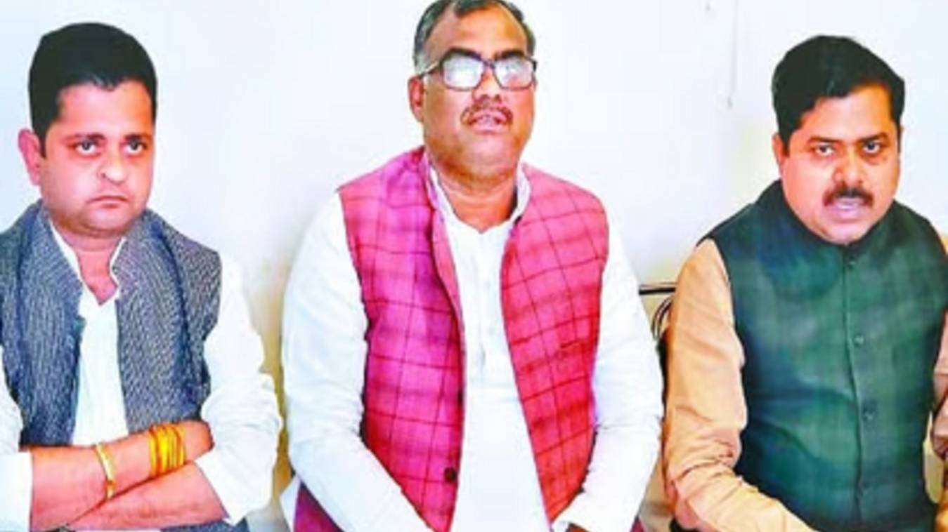 योगी के मंत्री ने सपा अध्यक्ष के बयान पर किया पलटवार, कहा-“सपा का विलय करें तो अखिलेश को केंद्रीय मंत्री बनाने पर भाजपा करेगी विचार