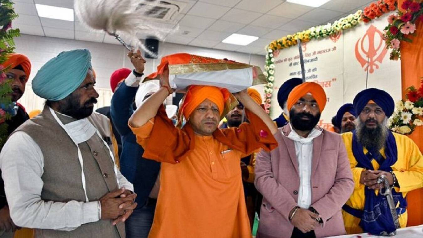 सीएम योगी ने गुरु गोविंद सिंह जी महराज के पुत्रों को किया नमन, कहा- युगों-युगों तक प्रेरणा देगा बलिदान