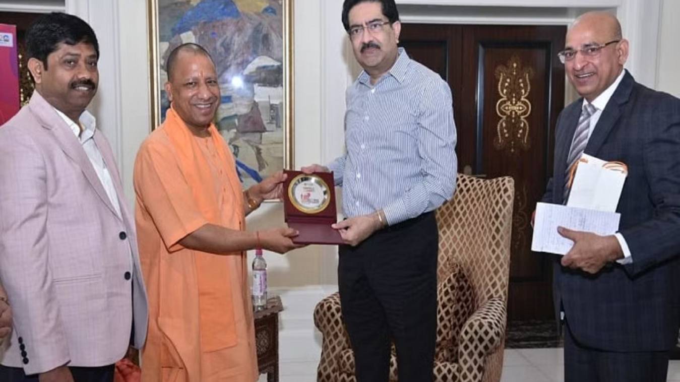 CM योगी के मुंबई दौरे का दूसरा दिन आज, बैंकिंग जगत के दिग्गजों से की मुलाकात