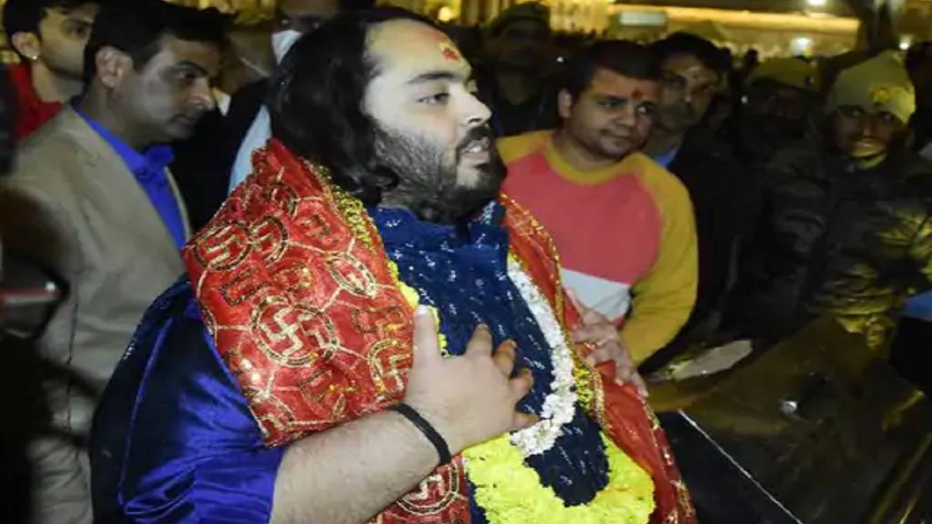 मुकेश अंबानी के बेटे अनंत अंबानी ने श्रीकाशी विश्वनाथ में टेका मत्था, बोले- अद्भुत और सुंदर है बाबा का धाम