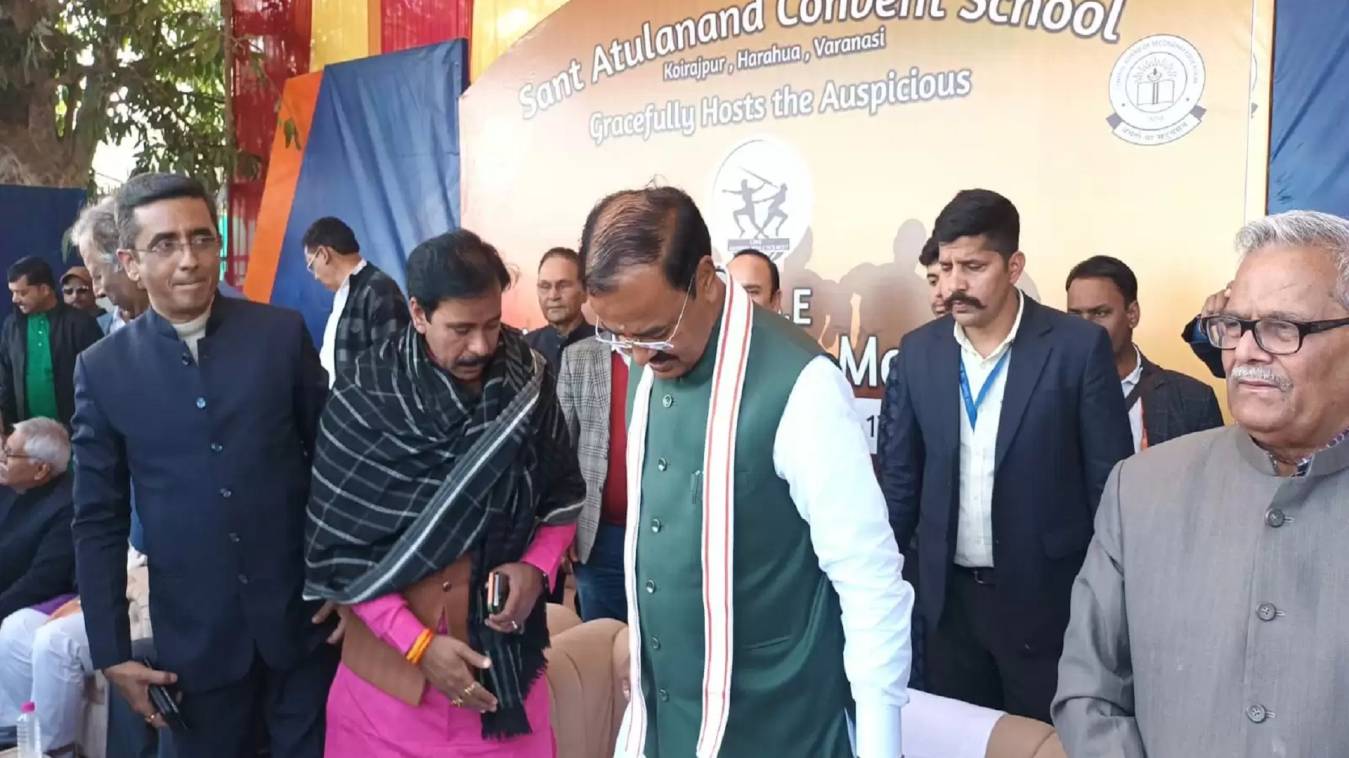 वाराणसी पहुंचे डिप्टी सीएम, बजट पर बोले 'आजादी के बाद से अबतक का सबसे शानदार बजट'