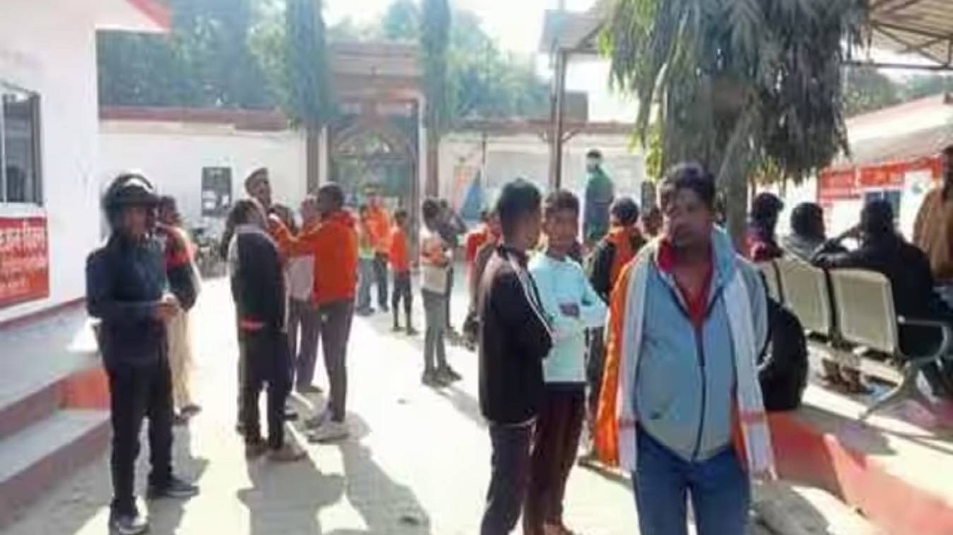 भदवर में हाइवे किनारे मिली युवक की लाश