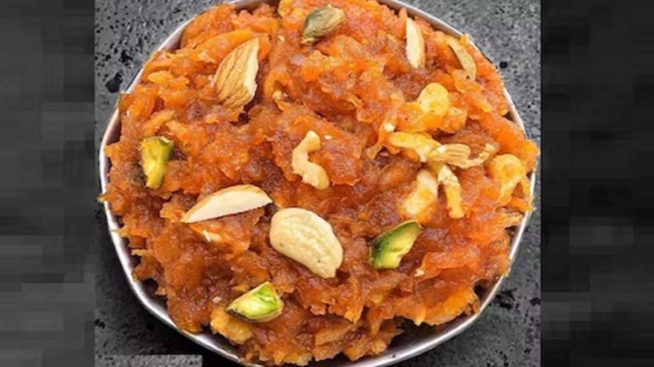 मीठे में बनाइए स्पेशल सेब का हलवा, जानें इसकी आसान रेसिपी