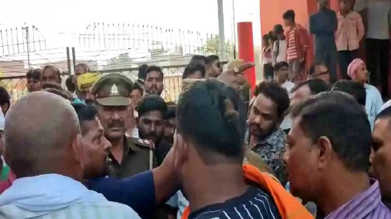 पूर्वांचल की सबसे बड़ी मंडी पहड़िया में पार्किंग से गाड़ी हटाने के विवाद में चली गोली