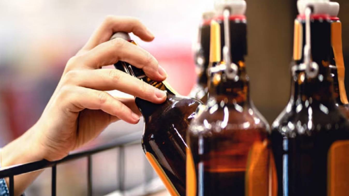 Holi 2023: 8 मार्च को बंद रहेंगी शराब और बीयर की दुकानें