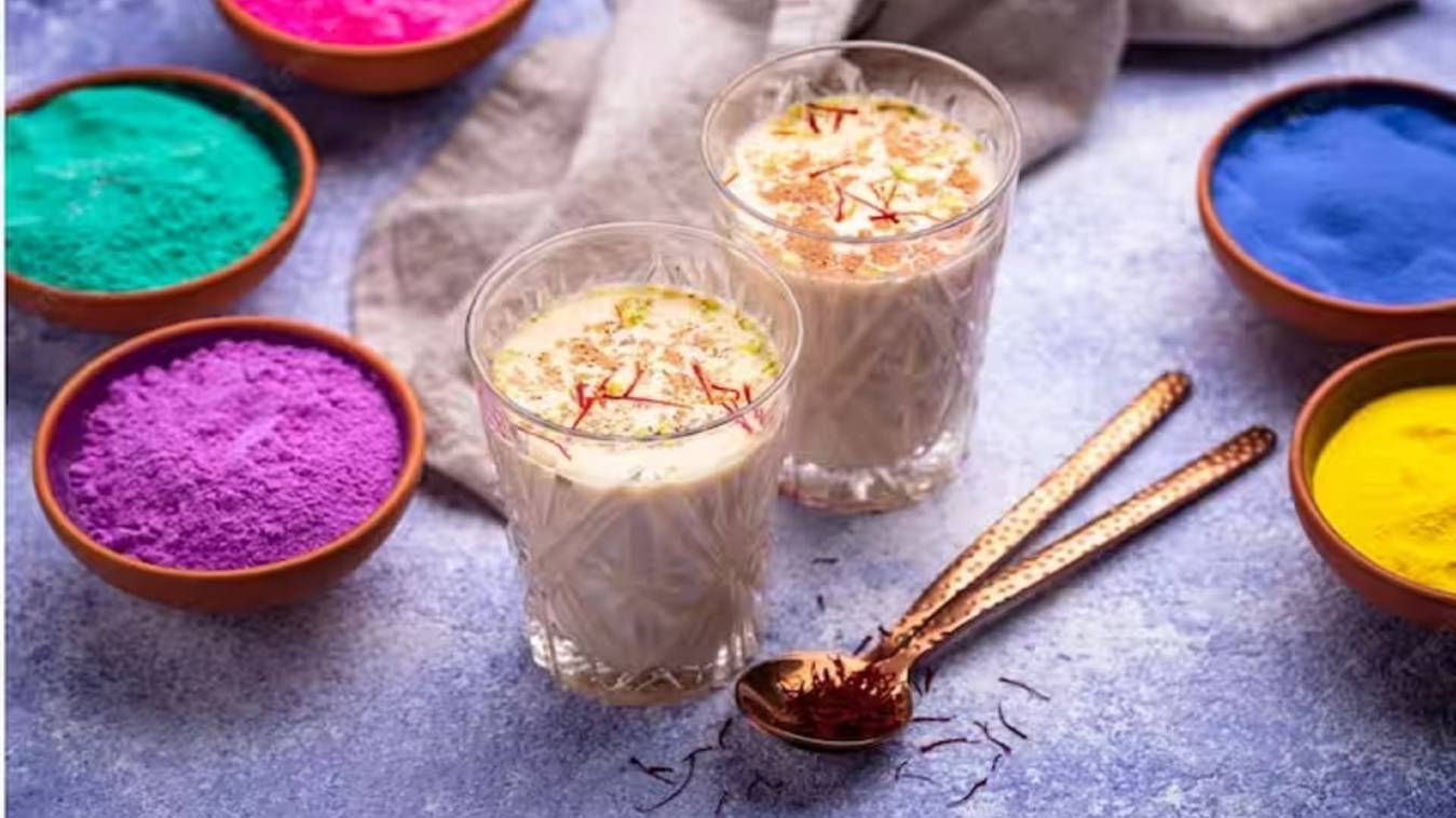  Holi 2023: इस होली को खास बनाये दो हेल्दी ठंडाई के साथ, पढ़े.. बनाने की रेसिपी