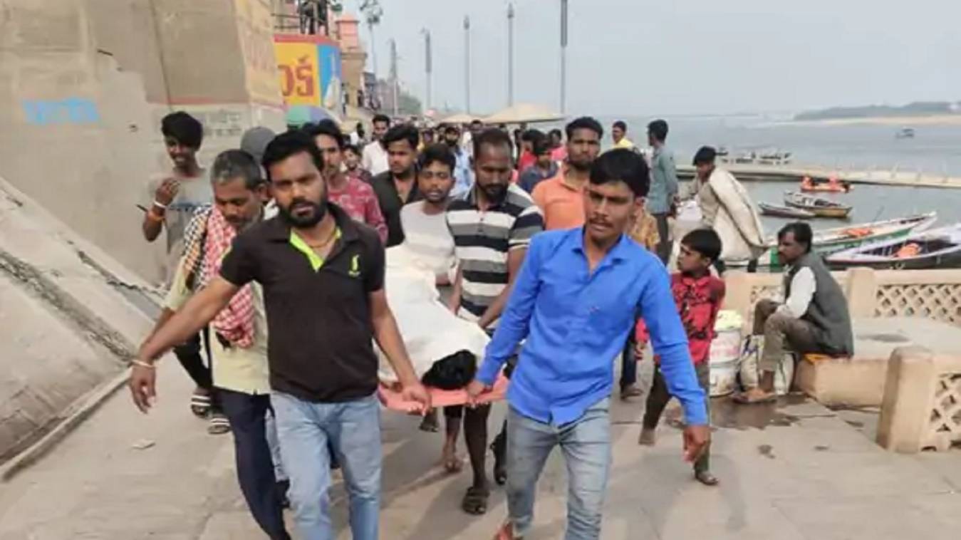 ललिता घाट पर गंगा स्नान के दौरान युवक की डूबने से मौत, NDRF के जवानों निकला युवक का शव 