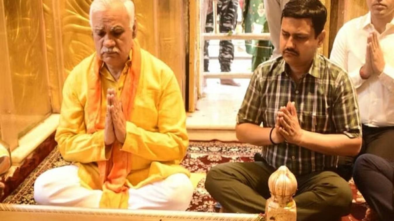 यूपी के मुख्य सचिव ने काशी विश्वनाथ का किया दर्शन पूजन, G20 की तैयारियों को लेकर की समीक्षा बैठक