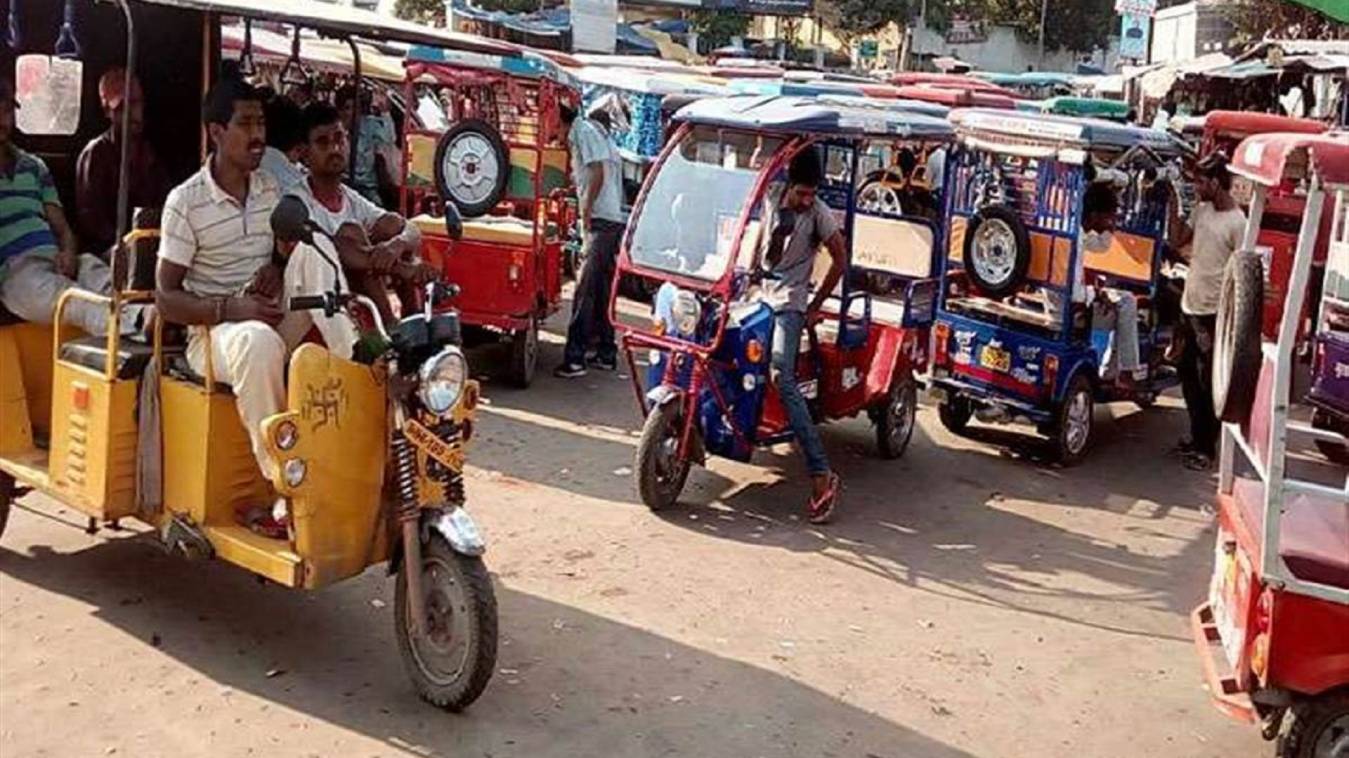  Ganga Pushkaram 2023, वाराणसी के इन मार्गों पर नहीं चलेंगे आटो, ई-रिक्शा, श्रद्धालुओं के वाहनों के लिए जगह-जगह की गई पार्किंग व्यवस्था 