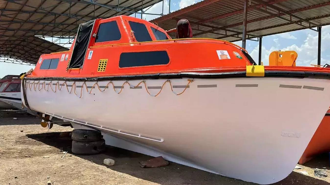  मई से गंगा नदी में चलेगी गुजरात से आई दो वाटर टैक्सी,पर्यटकों को नई सौगात 