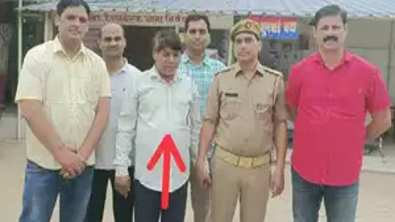 Varanasi: संपूर्णानंद संस्कृत विश्वविद्यालय में करोड़ों रुपये के गबन में आरोपी को EOW ने किया गिरफ्तार