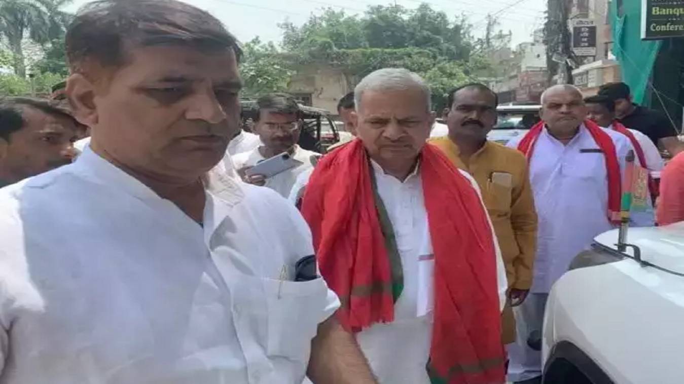 पार्टी प्रत्याशियों के पक्ष में प्रचार करने वाराणसी पहुंचे सपा प्रदेश अध्यक्ष, बोले- बीजेपी झूठ बोलने वालों की पार्टी