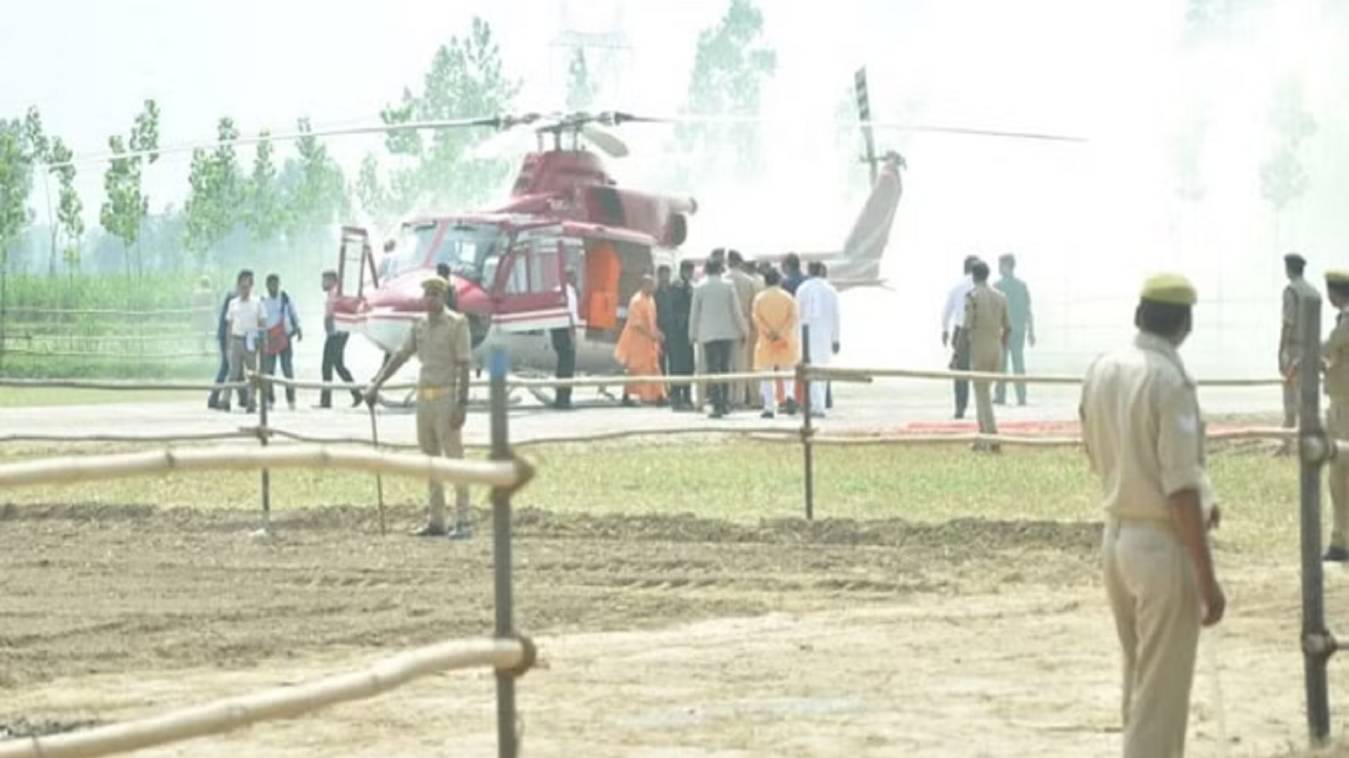 मुजफ्फरनगर पहुंचे सीएम योगी, मां शाकुंभरी विश्वविद्यालय का किया निरीक्षण