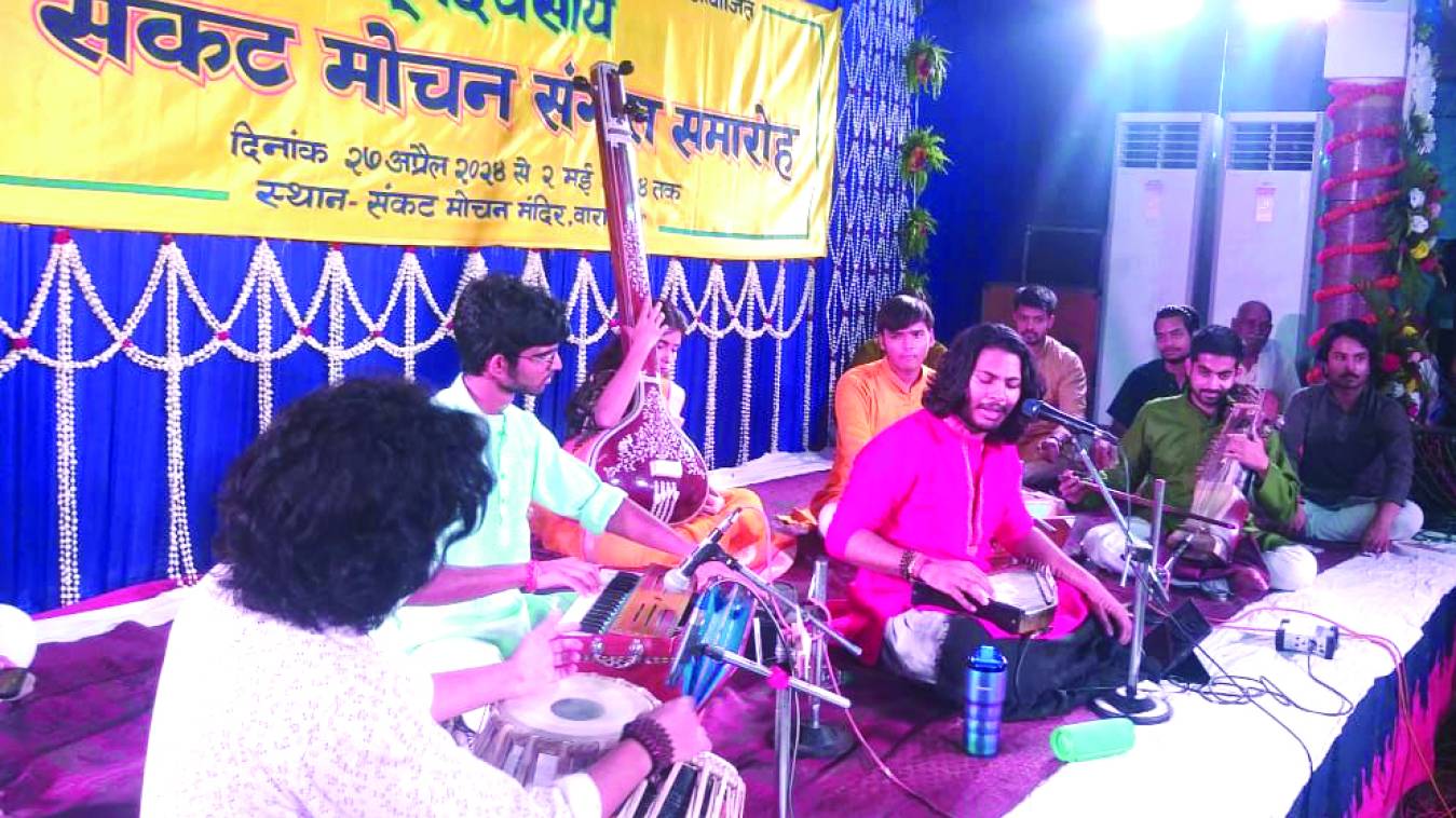 श्री हनुमत दरबार में बही सुर-लय- ताल की धारा   